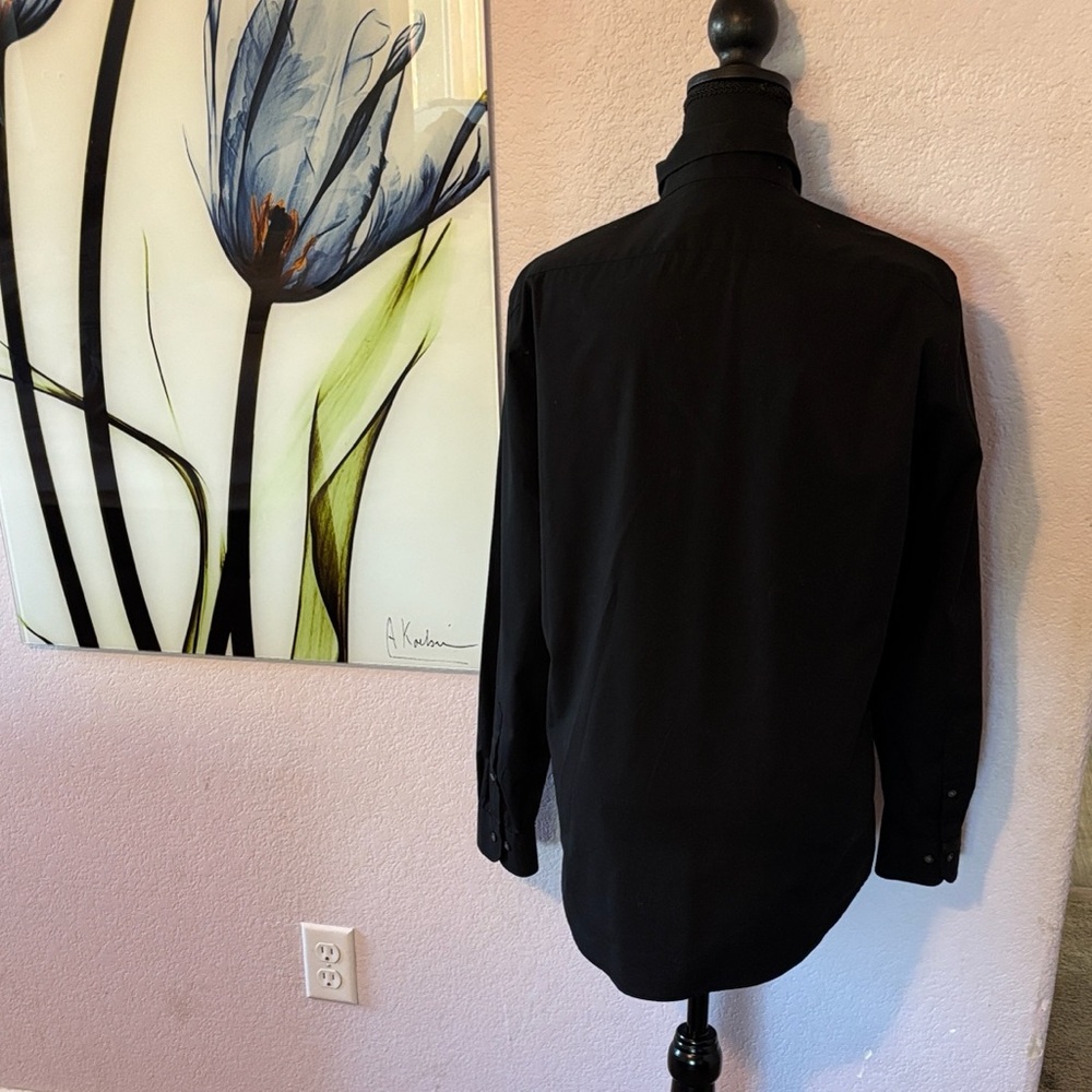 shirt size small - Picture 3 of 5